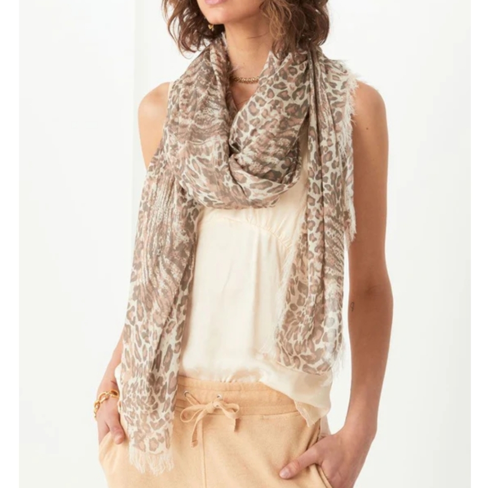 NWOT Spell Ada Travel Scarf